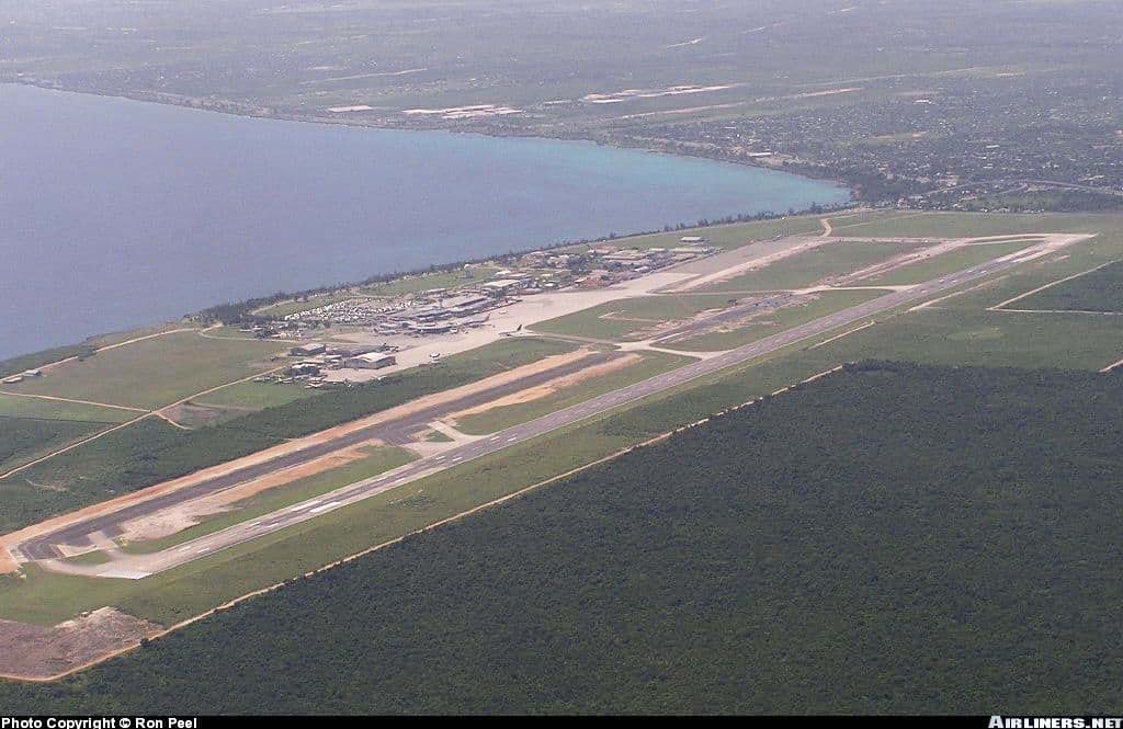 Boeing 787 in Las Americas Airport Dominican Republic (Video)