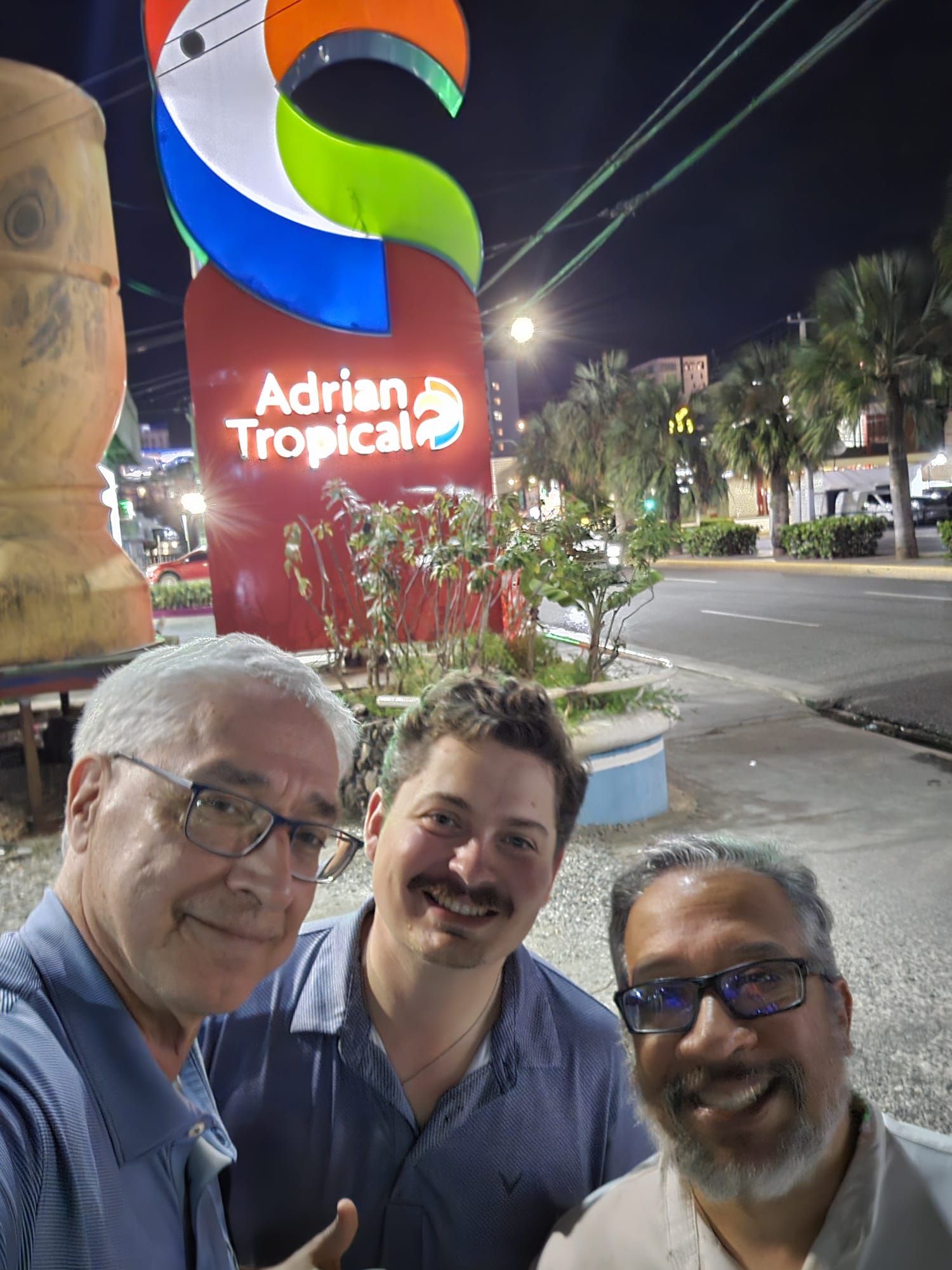 PeterCraverFlyDominicanRepublicWhatsApp Image 2026 05 09 at 19.22.17 1 from Fly Dominican Repubic